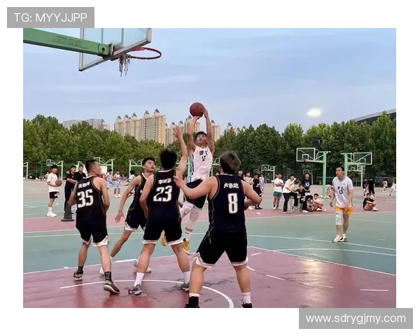 篮球燃动青春逐梦赛场激情挥洒团队凝聚展现无限可能 篮球燃动青春逐梦赛场激情挥洒团队凝聚展现无限可能