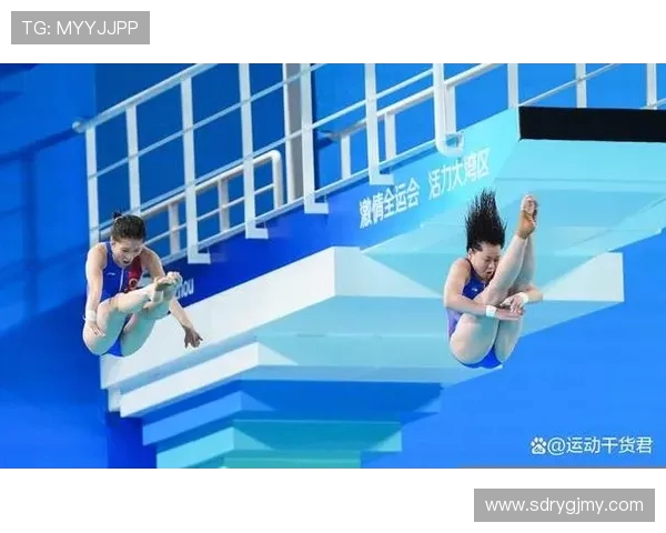 跳水运动的魅力与挑战探索:技巧、训练与竞技精神的完美融合 跳水运动的魅力与挑战探索:技巧、训练与竞技精神的完美融合