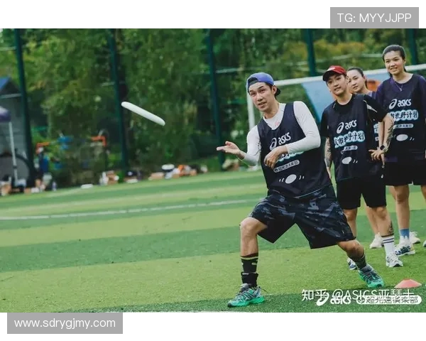 深圳飞盘队与重庆飞盘队赛后复盘分析团队配合与战术执行的关键因素 深圳飞盘队与重庆飞盘队赛后复盘分析团队配合与战术执行的关键因素