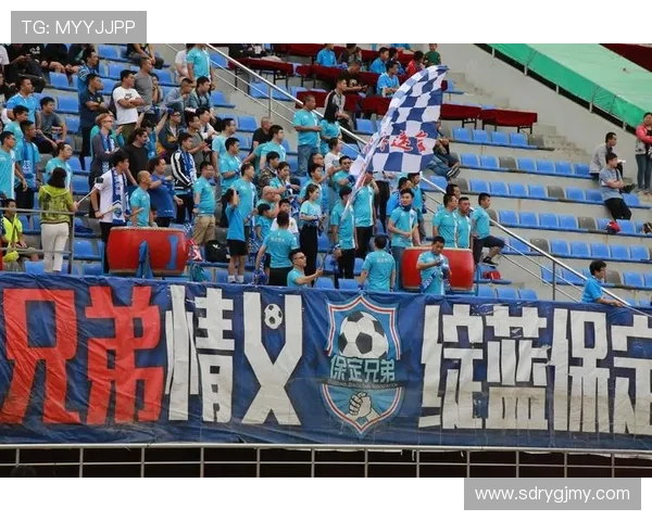 保定容大迎战深圳队全力争胜展现球队实力与斗志