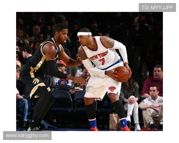 勇士与尼克斯全场激战回顾球星表现与战术分析一览